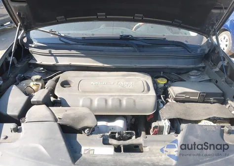 2014 Jeep Cherokee Latitude z USA, uszkodzony, nr VIN 1C4PJMCB6EW137769